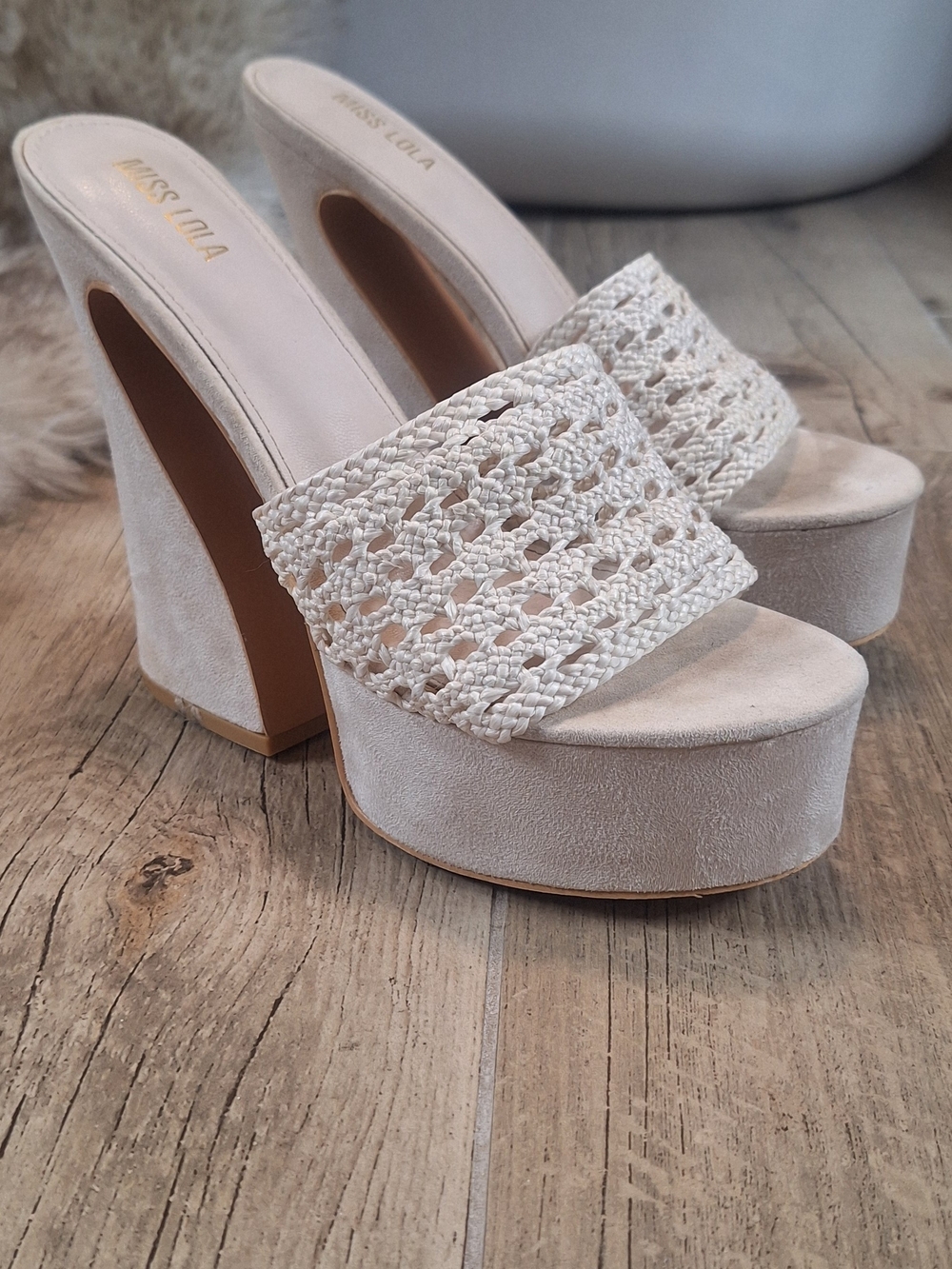 Miss Lola Cream Crochet Platform Mule Heels Size 8 Boho Wedge Sandals - Picture 2 of 9
